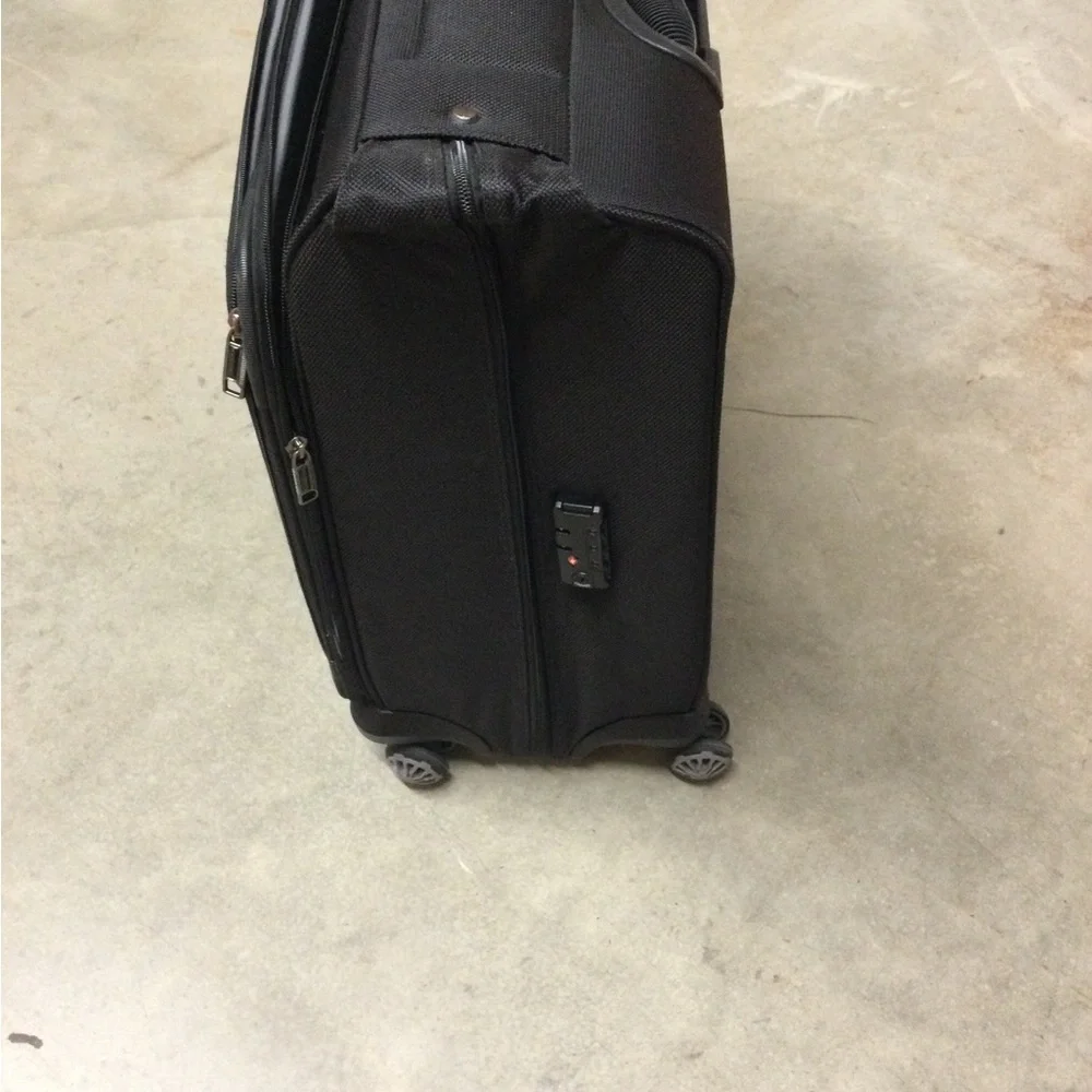 Men's Black Rolling Garment Bag - Professional Travel Luggage
